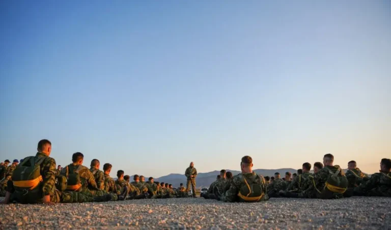 Στρατιωτικοί: Βγαίνουν στους δρόμους & απαιτούν απόσυρση του πολυνομοσχεδίου για τις ΕΔ