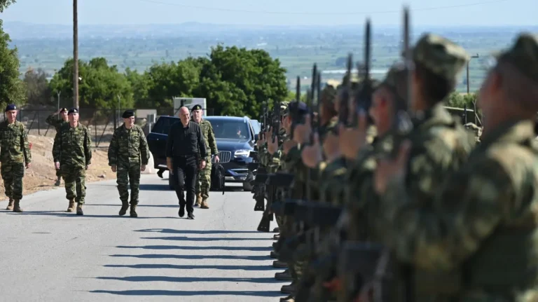 Αντιδράσεις για το νομοσχέδιο Δένδια: Εκνευρισμός στο ΥΠΕΘΑ για τη συγκέντρωση διαμαρτυρίας Στρατιωτικών
