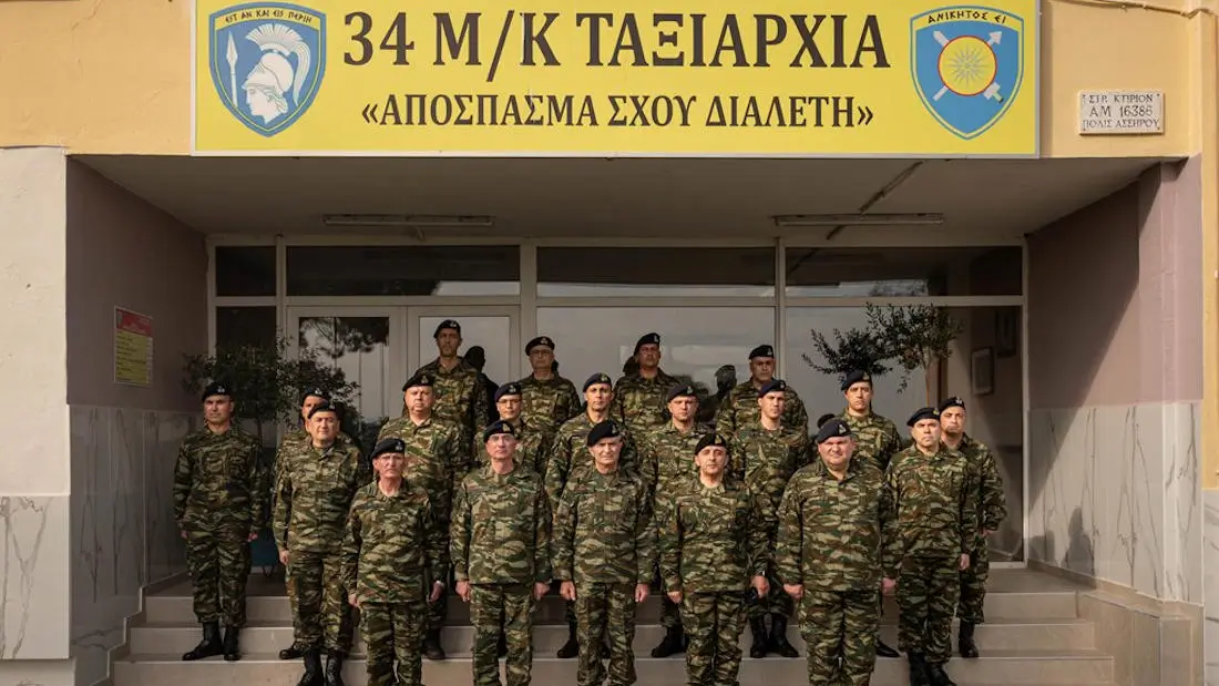 Ο Α/ΓΕΣ σε ΙΙ Μ/Κ ΜΠ - ΤΔ 33 Μ/Κ ΣΠ - 34 Μ/Κ ΤΑΞ (ΦΩΤΟ)