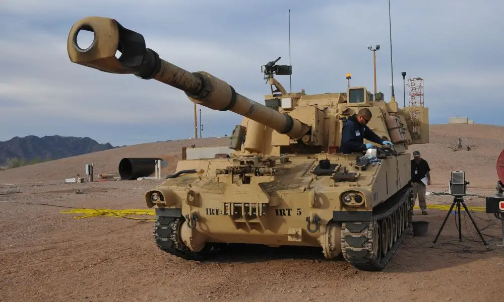 Το αμερικανικό πυροβόλο που ενδιαφέρεται να αποκτήσει δωρεάν ο Ελληνικός Στρατός σε μεγάλη ποσότητα