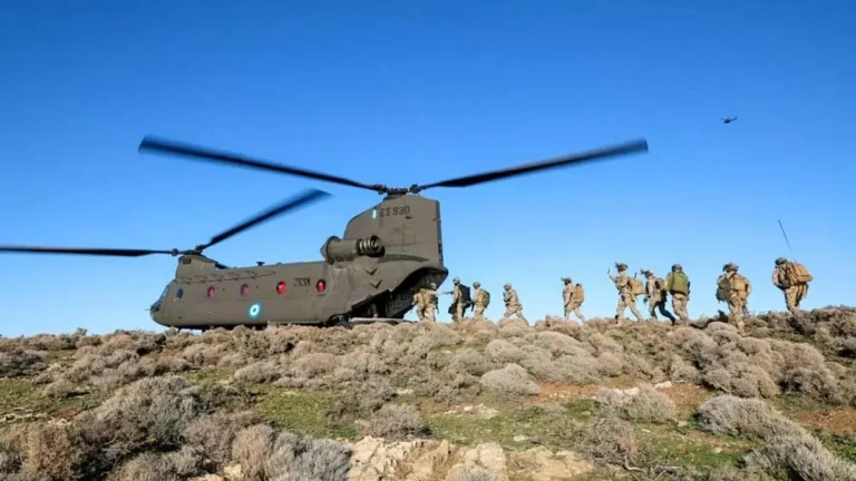 «Μάννα εξ ουρανού» από την Αίγυπτο για τα Chinook