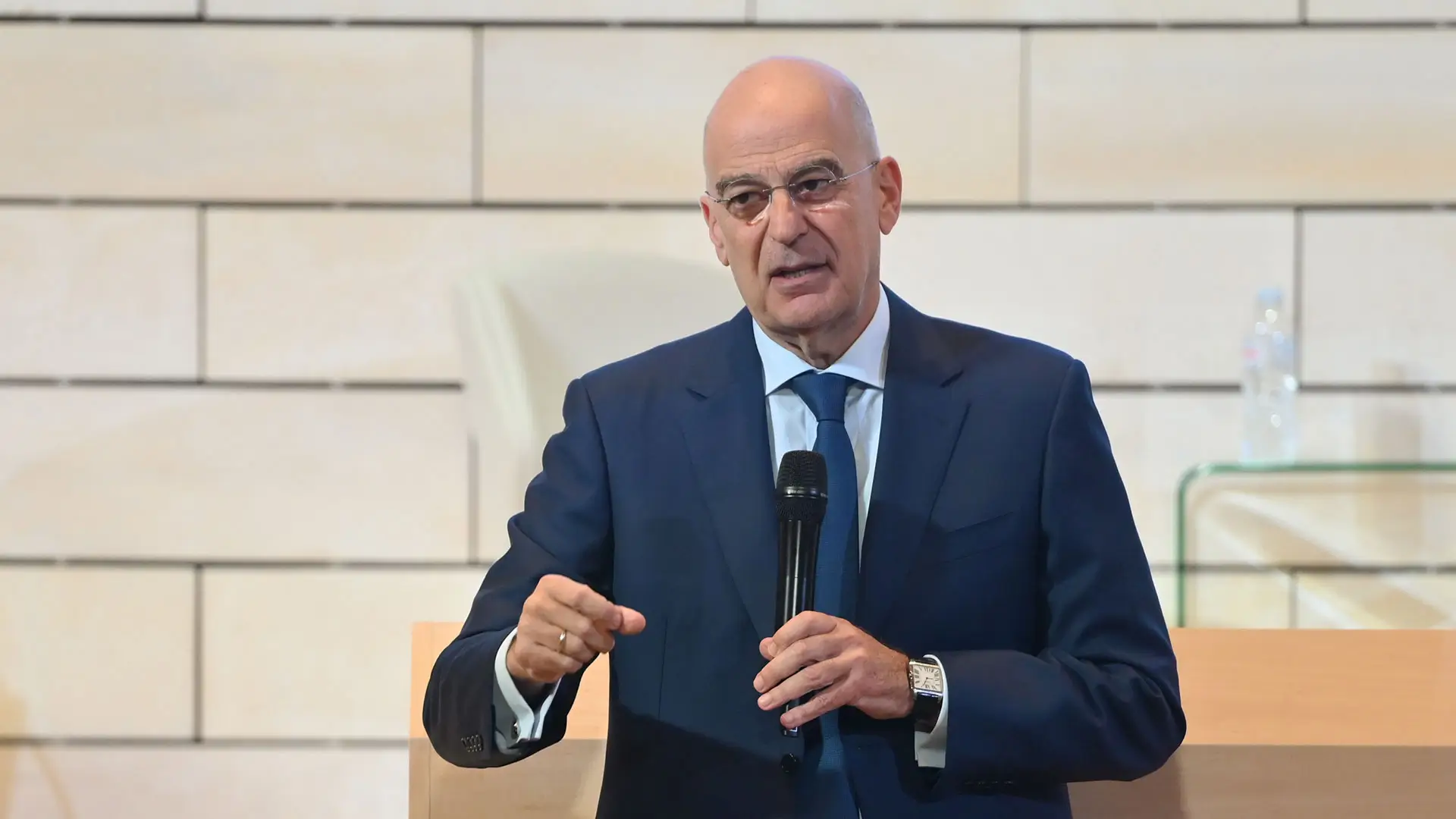 Δένδιας: Τα «εργαλεία μάχης» των νέων οπλιτών θα είναι τα drones, τα όπλα θα είναι για αυτοπροστασία