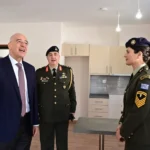 Δένδιας: Έχω υπηρετήσει στο Χαϊδάρι. Έκανα εκπαίδευσή στα ΛΥΒ). 18 μέρες μέσα, μία μέρα έξω!