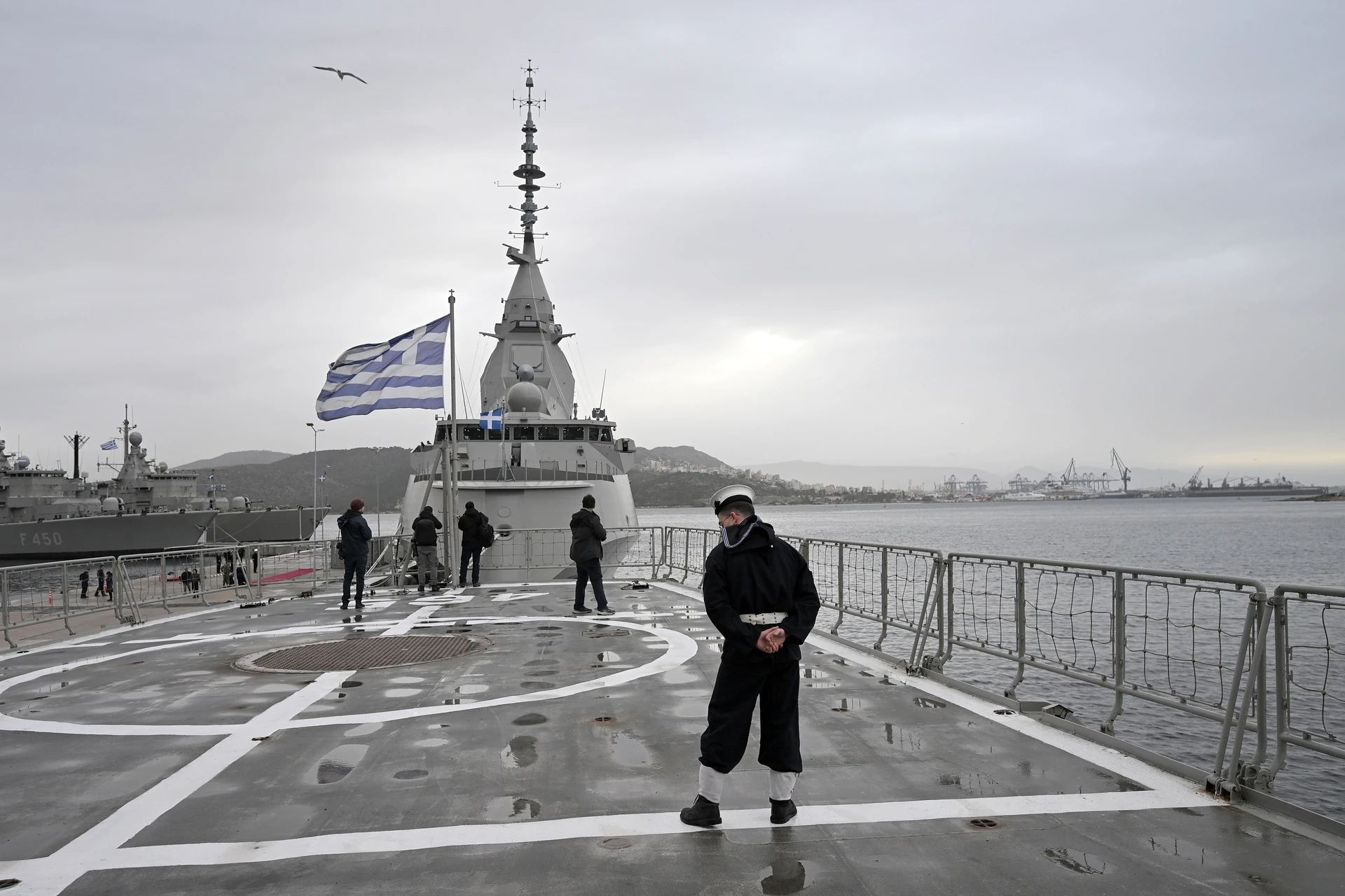 Μόνο ένας παραιτήθηκε από τη φρεγάτα «Κίμων» οι άλλοι απέσυραν τις παραιτήσεις λένε
