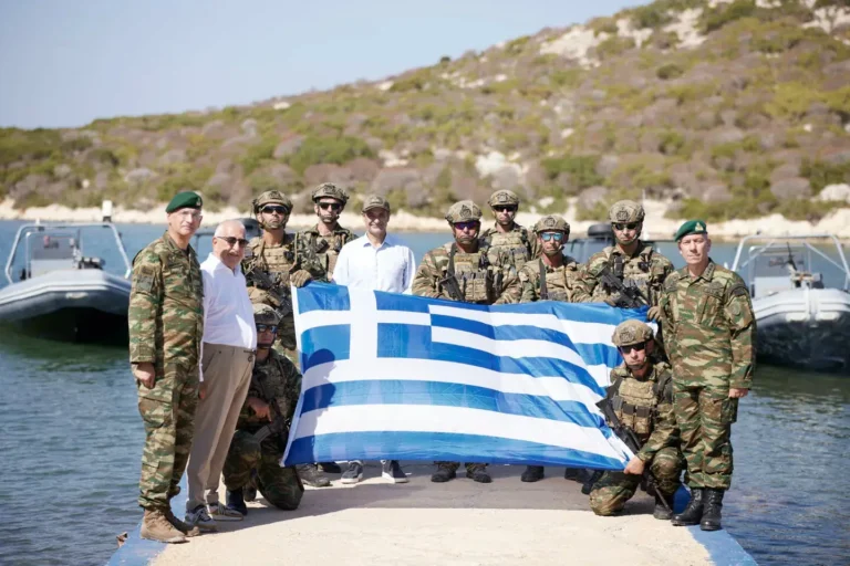 Σε Ρω και Στρογγύλη ο Μητσοτάκης: Επίσκεψη στα ακριτικά φυλάκια και μήνυμα στήριξης στις ΕΔ (ΦΩΤΟ)