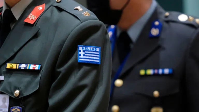 Νέα μέτρα 1,5 δισ. ευρώ: Τι κερδίζουν Στρατιωτικοί και Απόστρατοι – Ποιοι βλέπουν αύξηση από Δεκέμβριο